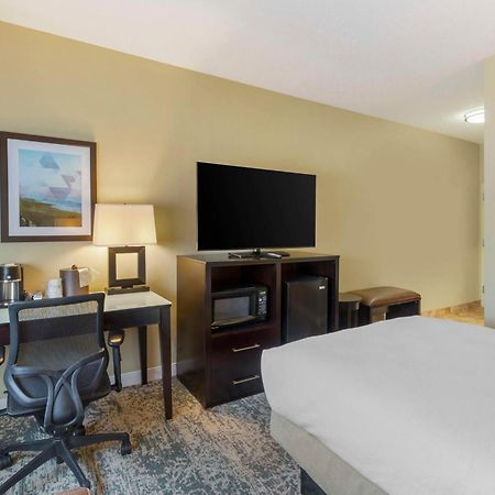 Spark By Hilton Wilmington Carolina Beach Rd Exterior photo