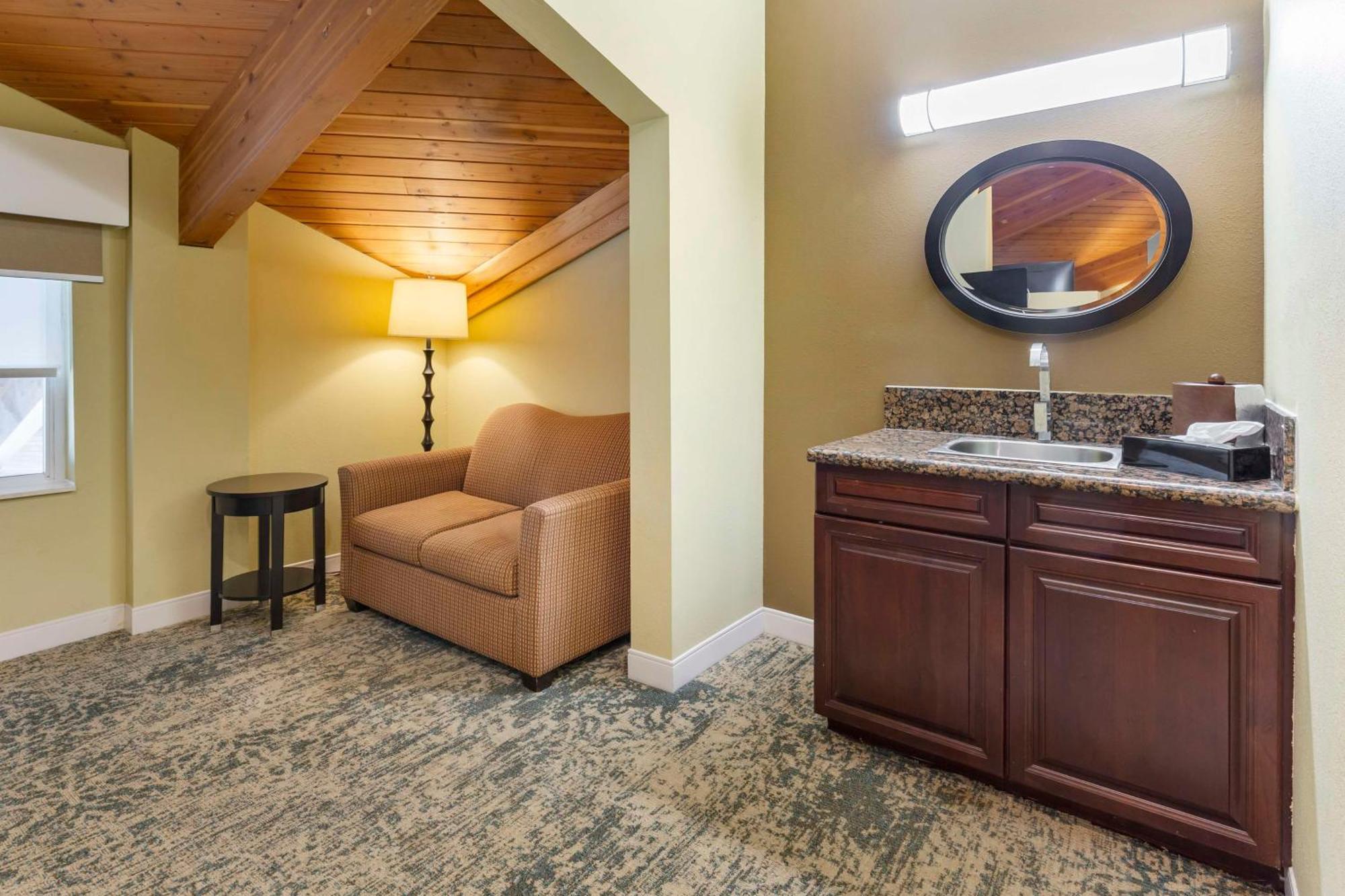 Spark By Hilton Wilmington Carolina Beach Rd Exterior photo