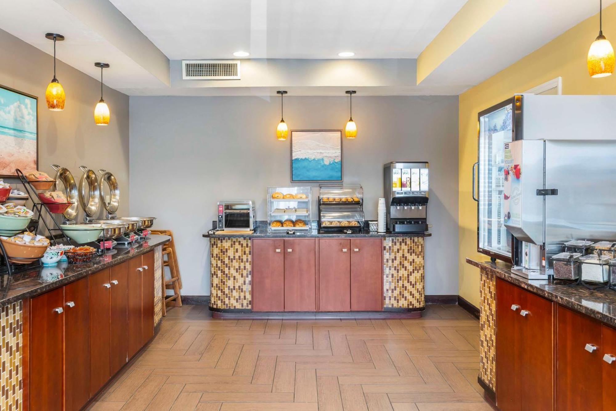 Spark By Hilton Wilmington Carolina Beach Rd Exterior photo