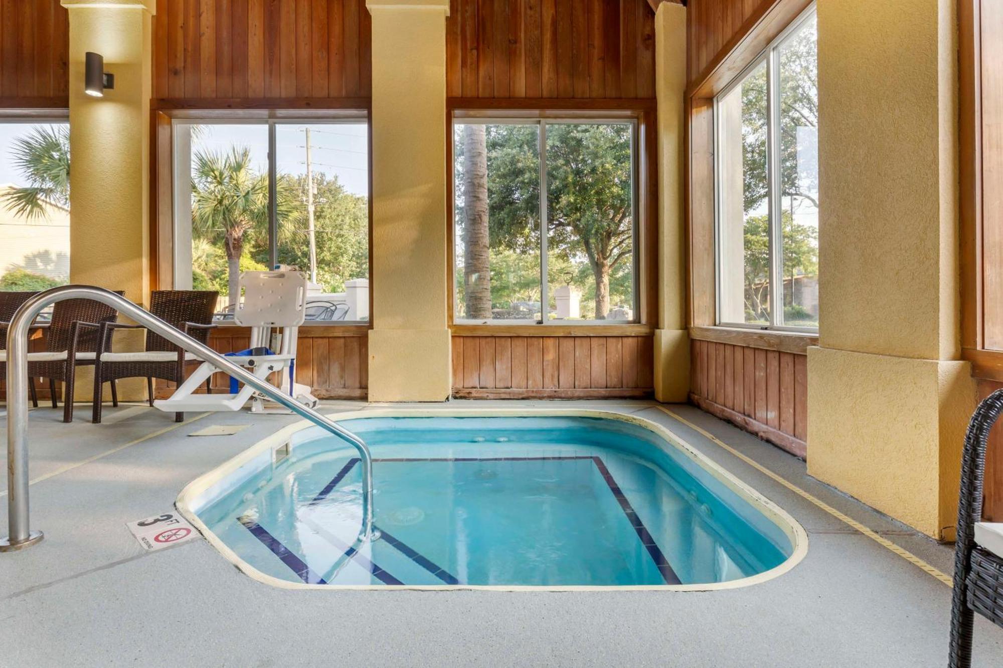 Spark By Hilton Wilmington Carolina Beach Rd Exterior photo